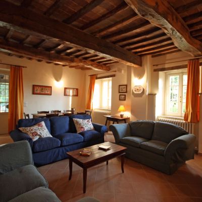 ceralto-salotto-248F92905-D87D-D35D-5A24-7F44C12DC02E
